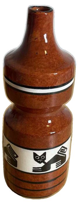 Peruvian Los Reyes Signed Art Pottery Vase