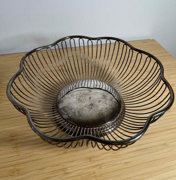 Vintage Mid-Century Silver Plated Fruit or Bread Basket with Scalloped Rim